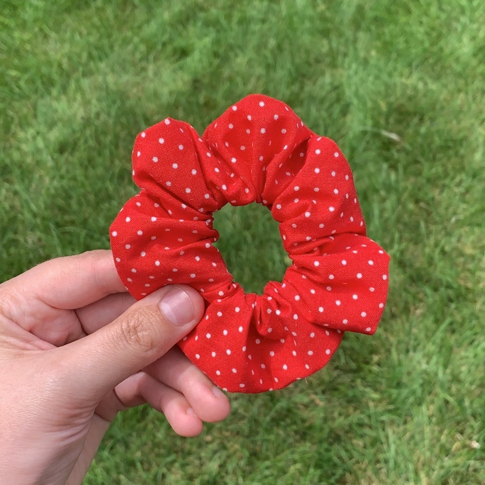 Scarlet N Cream Scrunchie❣️